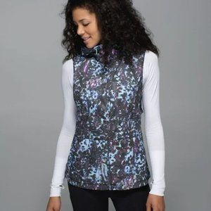 Lululemon Womens Pack-It Full Zip Vest 8 Hood Floral Tranquil Blue Lightweight